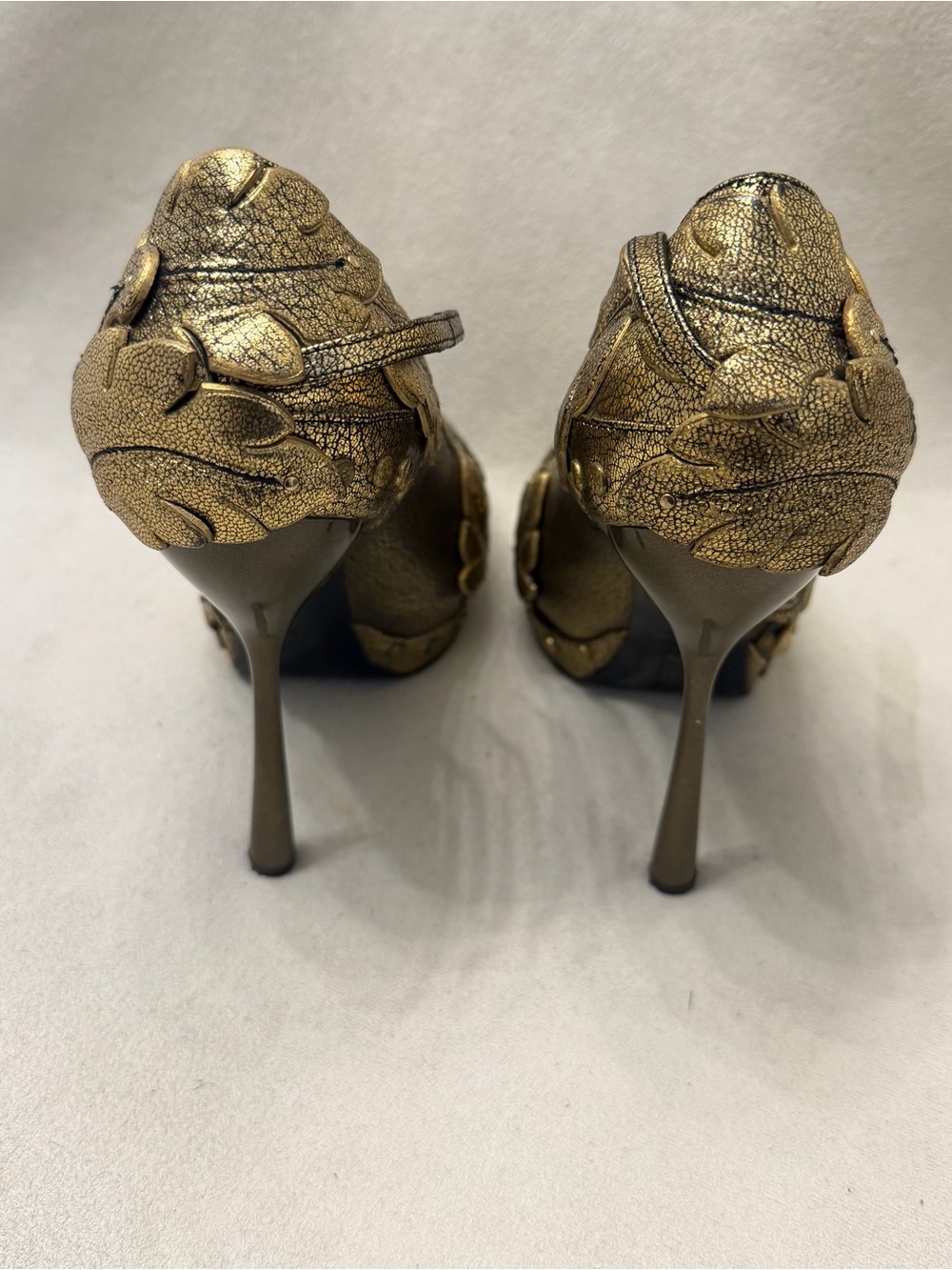 Alexander McQueen x Sarah Burton Gold Embellished Floral High Heel Peep-Toe Pump - Picture 5 of 7